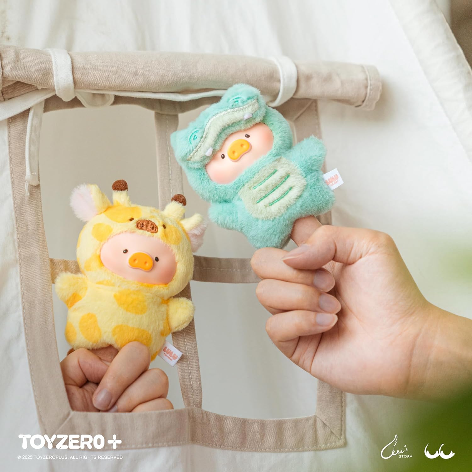 TOYZERO+ Lulu The Piggy Blind Box Figures - Puppet Show Series Plush Keychain Blind Boxes Figurines Finger Puppet Toy Cute Stuffed Animals Mystery Box Collectible Decorations Birthday Gift, Single Box